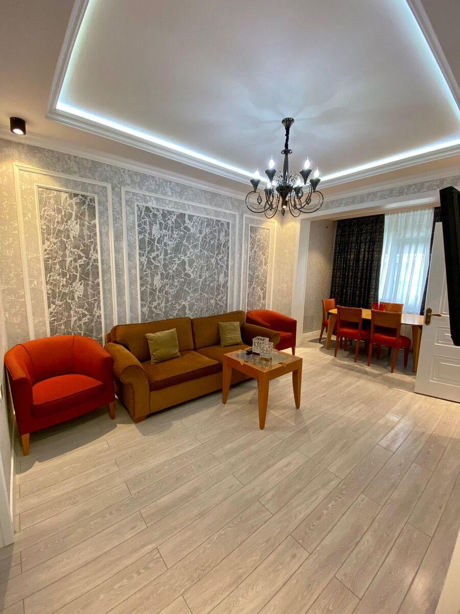 Satılır 2 otaqlı köhnə tikili 56 m² — Mənzil, Bakı