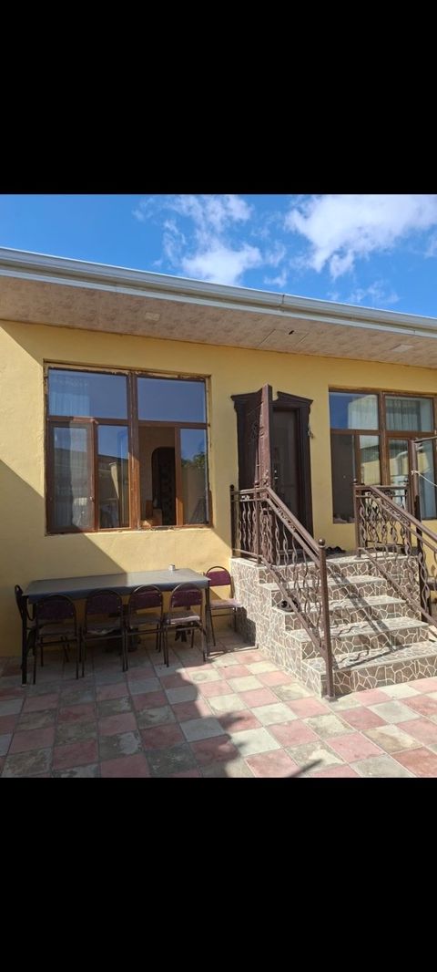 Həyət evi, Əmircan qəs — Bakı