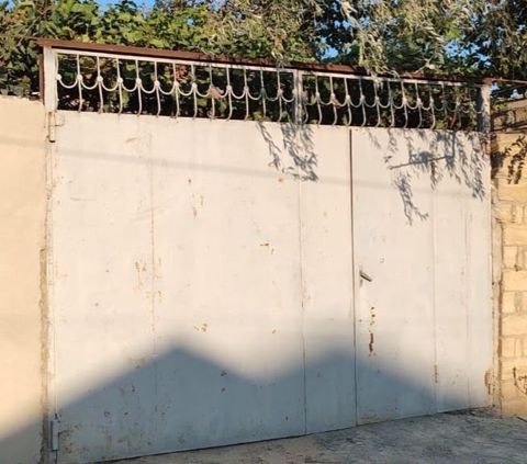 Darvaza 4/3m 600azn Mehdiabad 5599 leli — Bakı