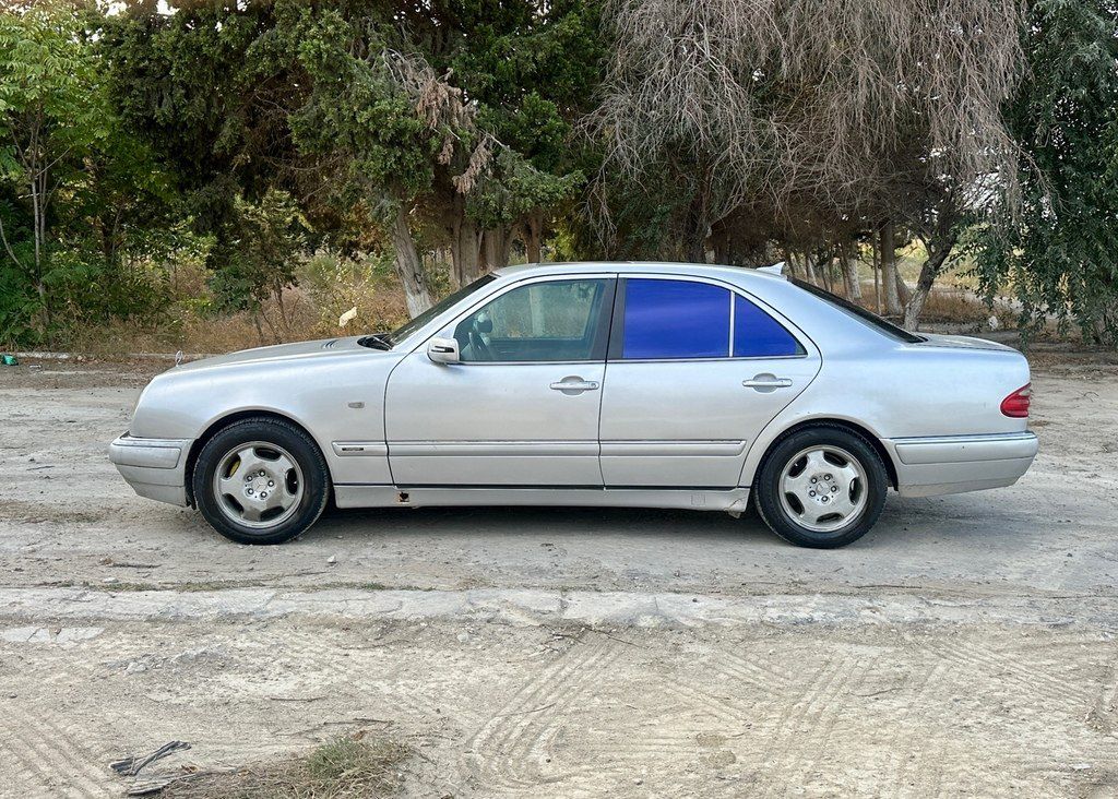Mercedes E 230, 2.3 L, 1996 il, 273 500 km 90-LJ-707 — Avtomobillər, Sumqayıt (4)