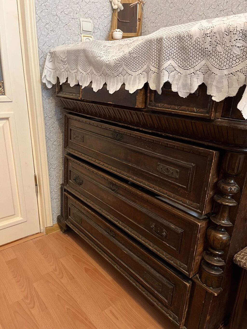 Klassik üslubda massiv ağacdan hazırlanmış iri komod/dresser — Komodlar və tumbalı, Bakı