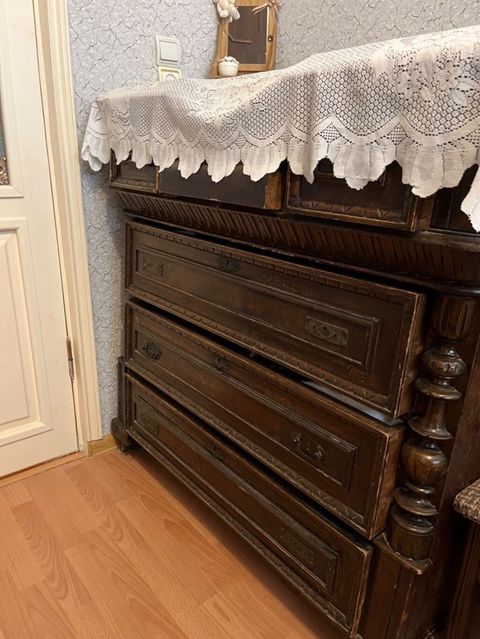 Klassik üslubda massiv ağacdan hazırlanmış iri komod/dresser — Bakı