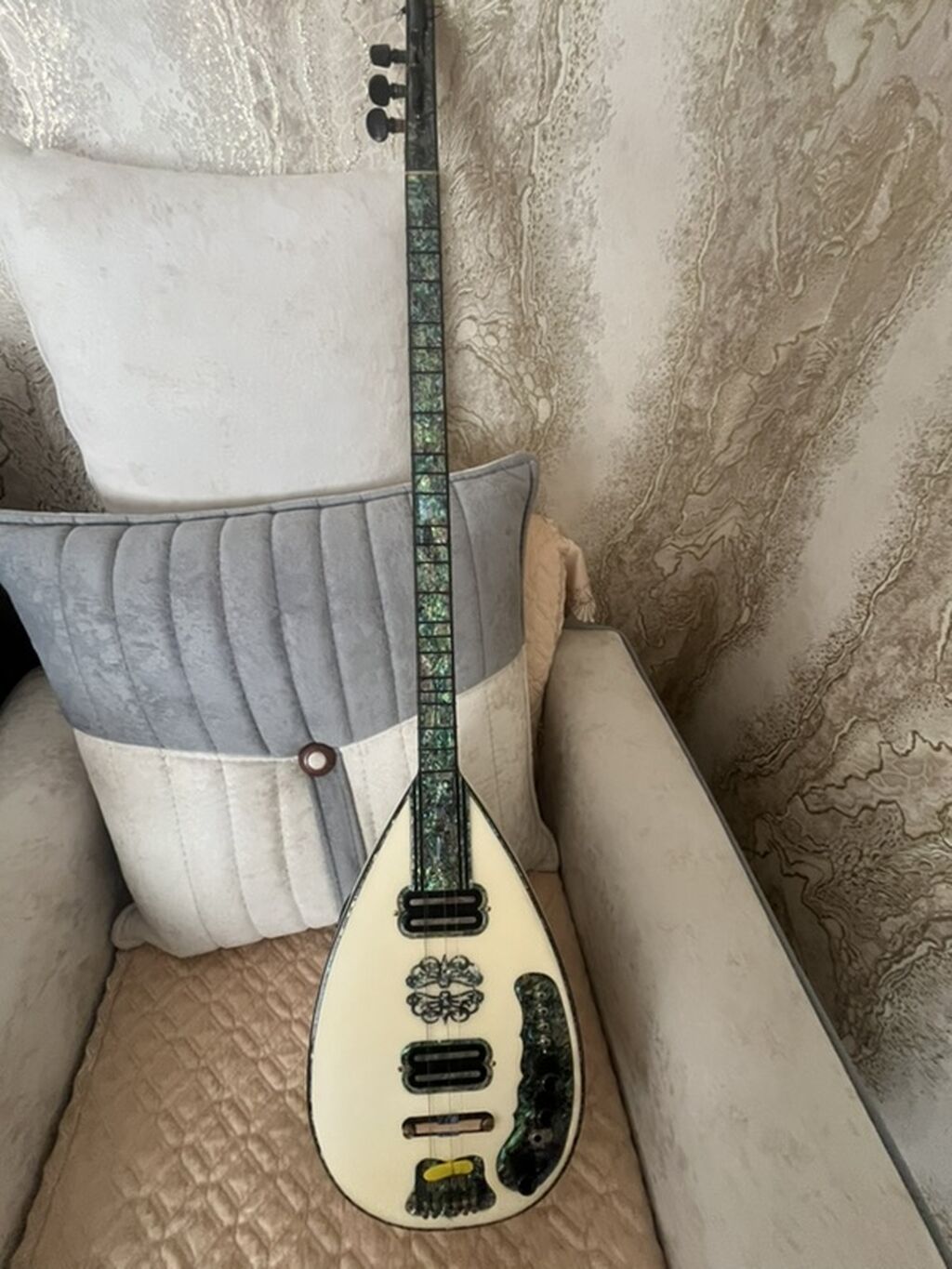 Elektrik saz – xüsusi bəzəkli, peşəkar səhnə üçün - Korpus: armud — Gitarlar və digər simli alətlər, Masazır (4)