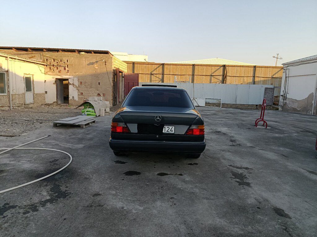 Mercedes 300 E, 3.0 L, 1988 il, 393 939 km — Avtomobillər, Sumqayıt (5)