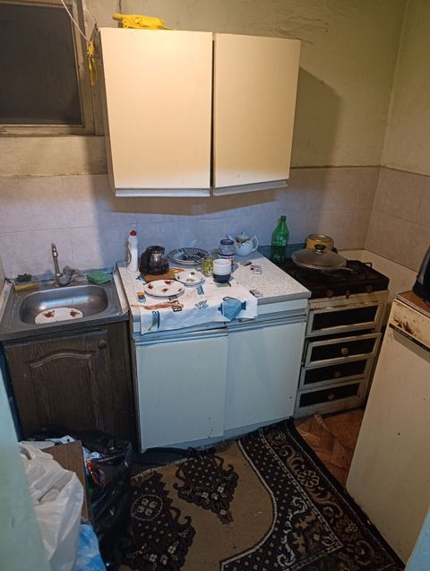 Kirayə üçün sadə 1-otaqlı həyət evi - Plan: kiçik giriş/zal, ayrıca — Bakı