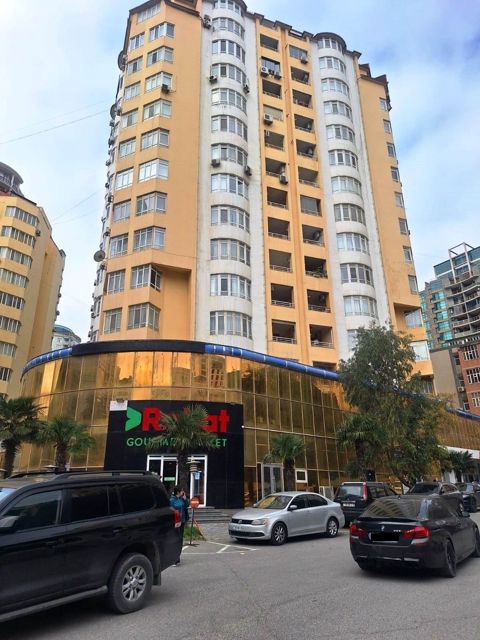 Satılır 4 otaqlı yeni tikili 170 m² — Bakı