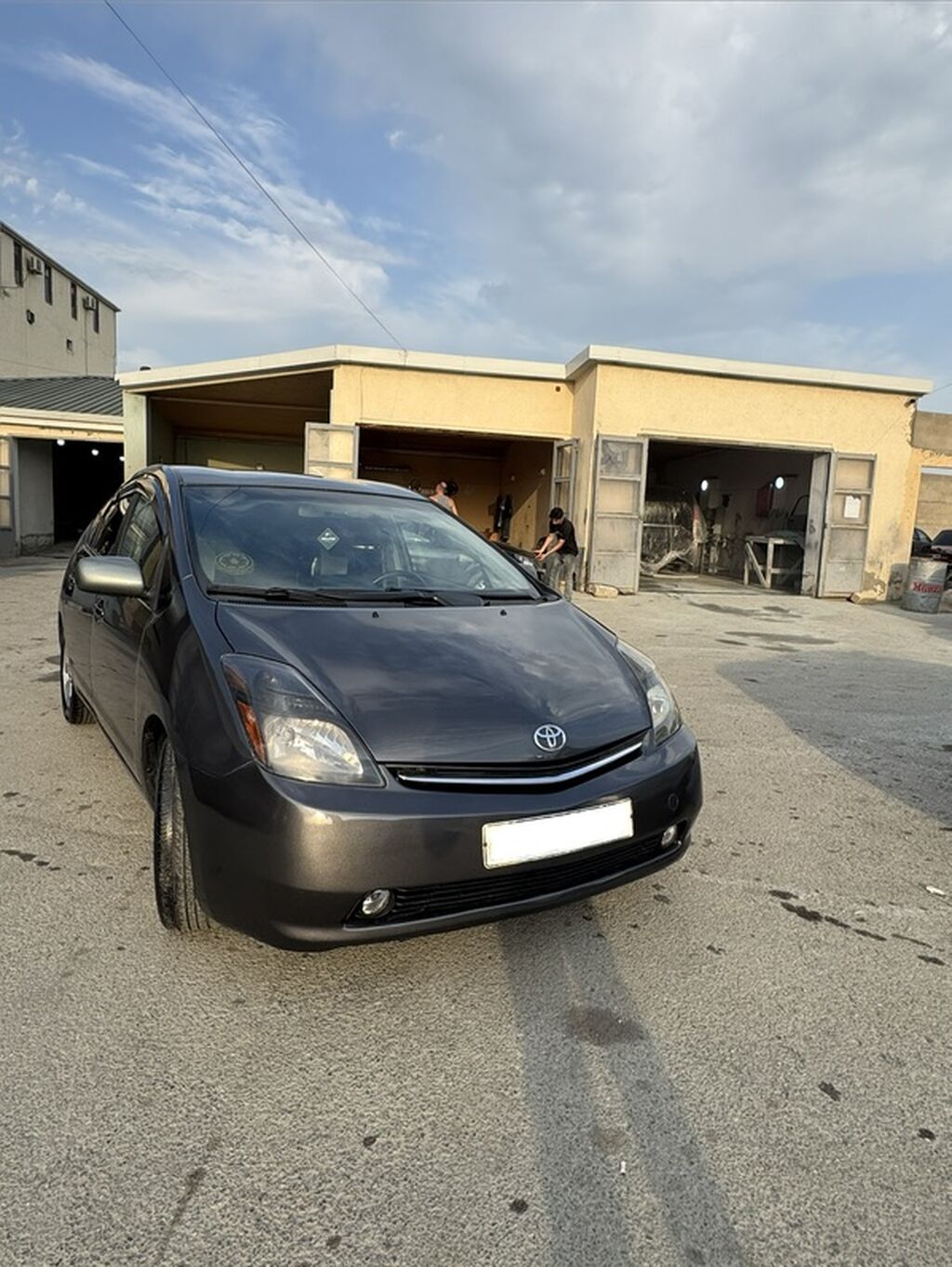 Toyota Prius (2-ci nəsil) hibrid hetçbek - Rəng: tünd boz/metallic — Avtomobillər, Digah