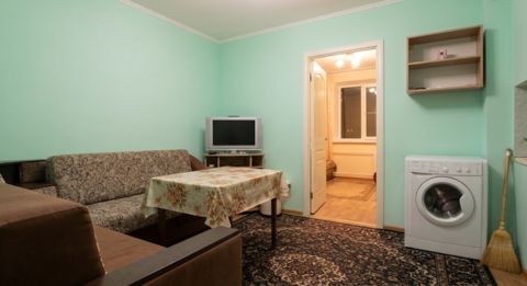 Satılır 3 otaqlı köhnə tikili 65 m² — Bakı