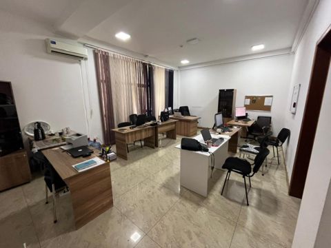 İcarəyə verilir 4 otaqlı ofis 150 m² — Bakı
