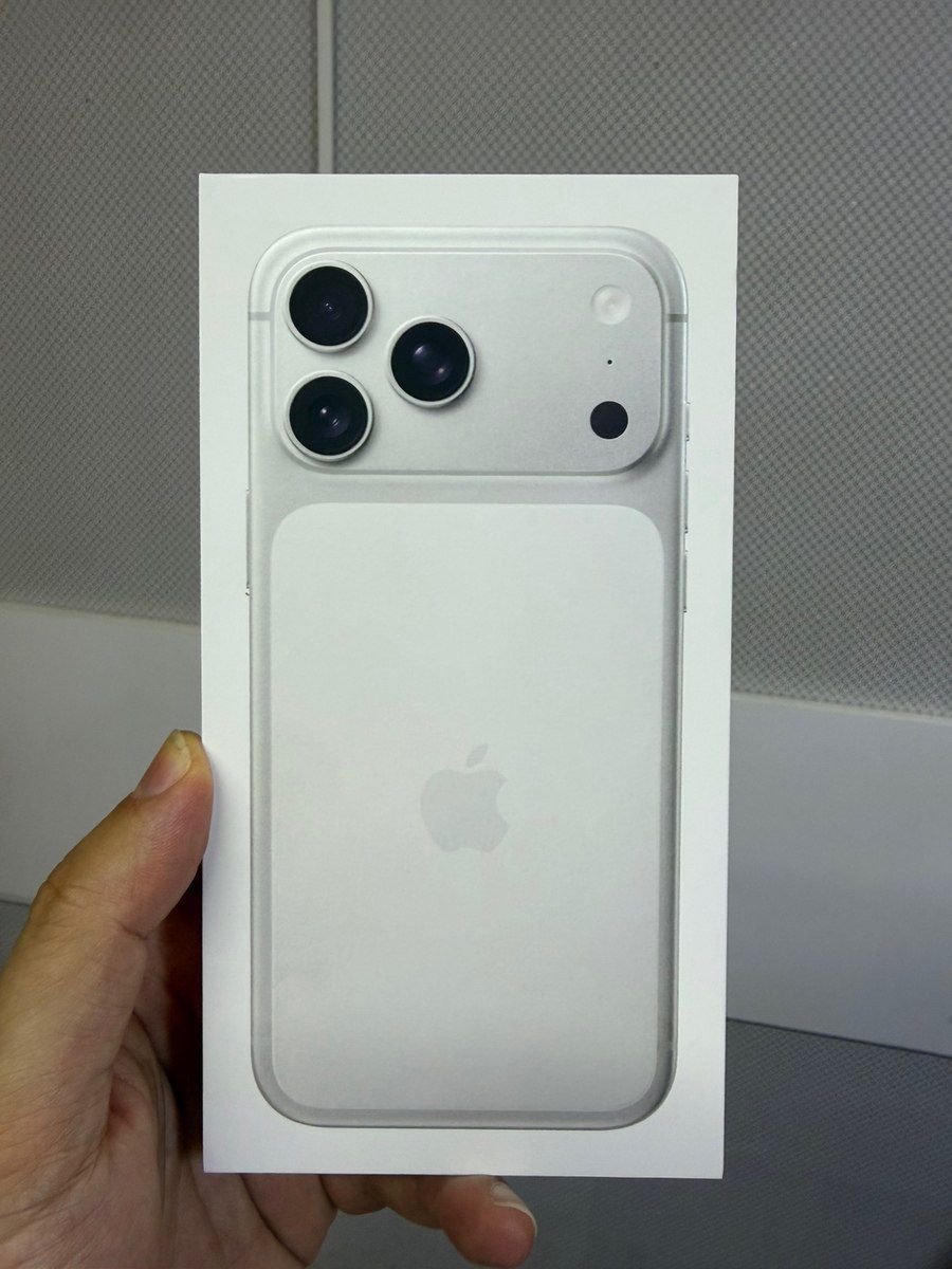 Apple iPhone 17 Pro Max Silver 256GB/12GB — Smartfonlar, Bakı
