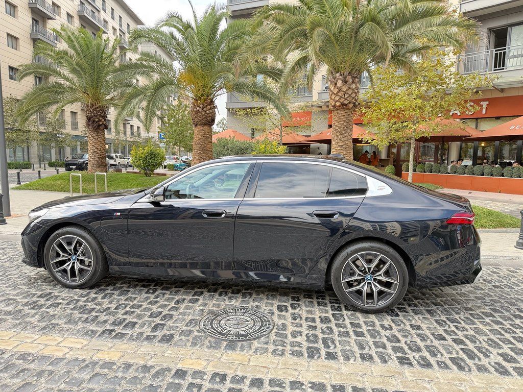 BMW i5, 81.2 kWh, 2025 il, 17 500 km — Avtomobillər, Bakı (4)