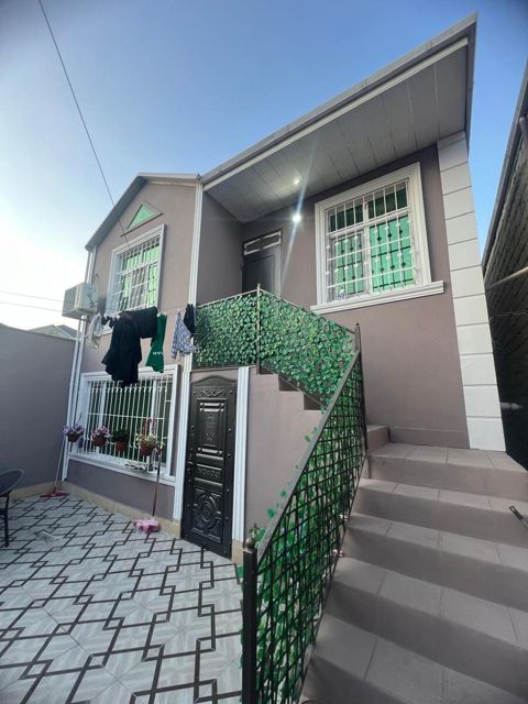 Satılır 5 otaqlı həyət evi/bağ evi 140 m² — Bakı