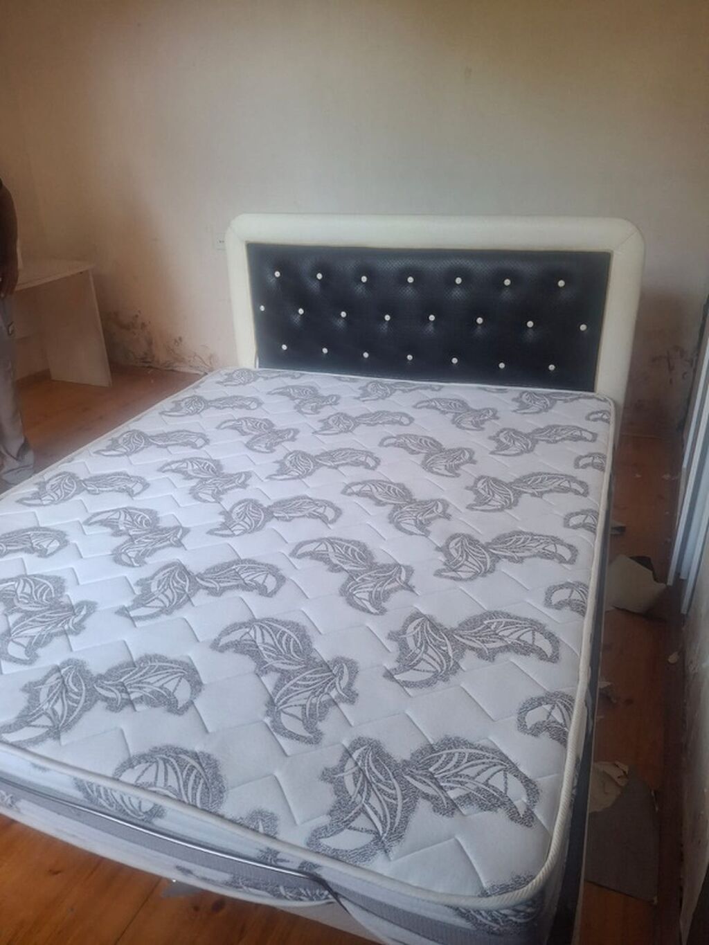İki nəfərlik çarpayı Matras daxil deyil qiymətə - Ölçü: 170×200 sm — Yataqlar, Bakı (4)