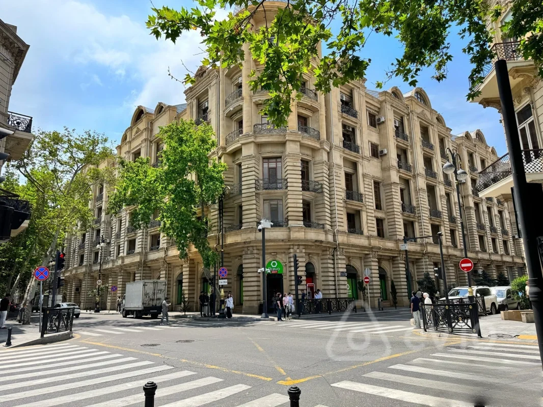 4 otaqlı mənzil, 134 m², Üzeyir Hacıbəyli — ŞAHSULTAN — Kvartira