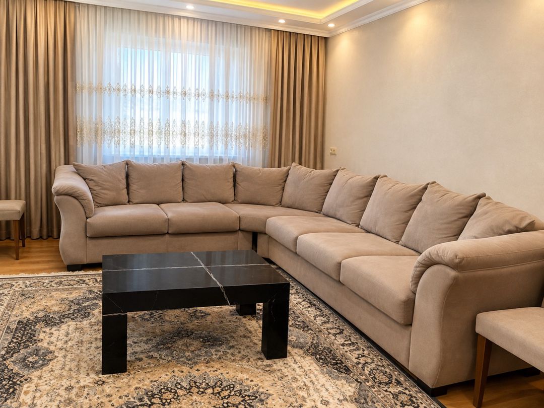 Künc divan Saloğlu — Mebel, Bakı