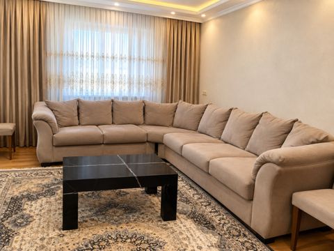 Künc divan Saloğlu — Bakı