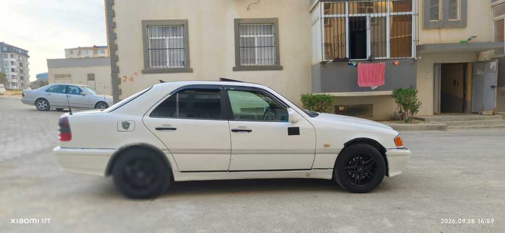 Mercedes C 230, 2.3 L, 1998 il, 300 000 km — Avtomobillər, Bakı (8)