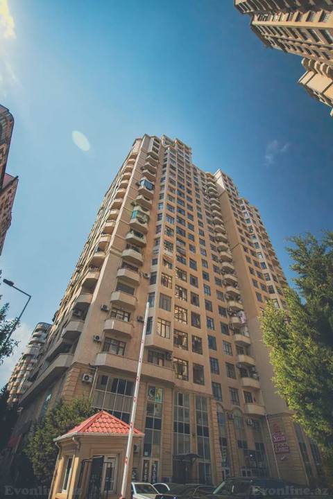 Kirayə verilir 3 otaqlı Mənzil Yeni tikili 140 m² Bakı, Yasamal r., İnşaatçılar m — İsmayil Bey — Пәтер