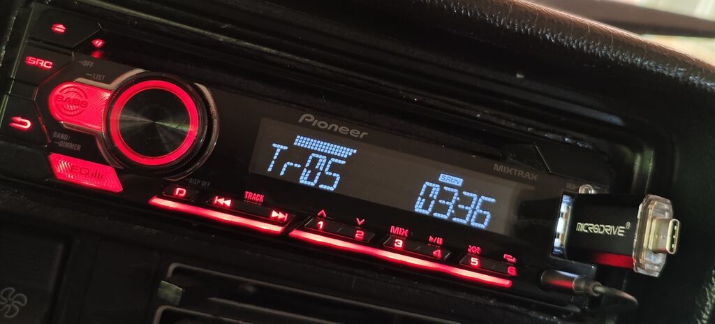 Təmirdə olmuyub tam işləkdi 1150Ub Pioneer DEH‑S1150UB avtomobil — Avtomobil akustikası, Ucar (3)