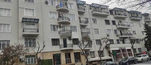 Satılır 3 otaqlı köhnə tikili 80 m² — Bakı