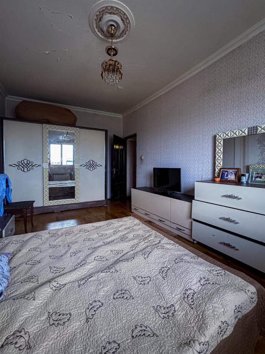 Satılır 4 otaqlı köhnə tikili 87 m² — Mənzil, Bakı (3)