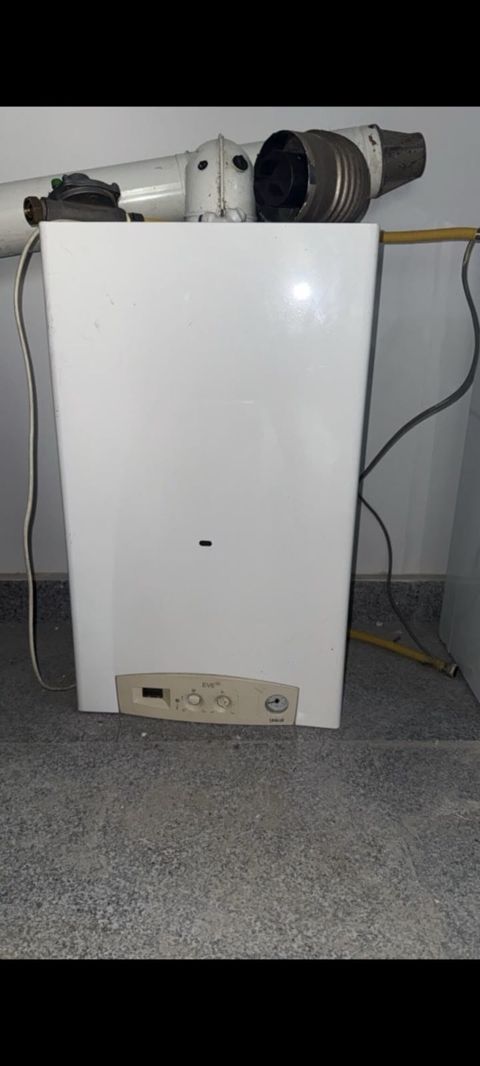 Nigar Kombi satlır 230 m 24 luk tam işlək prablemi yoxdu unvan. 9 — Digah