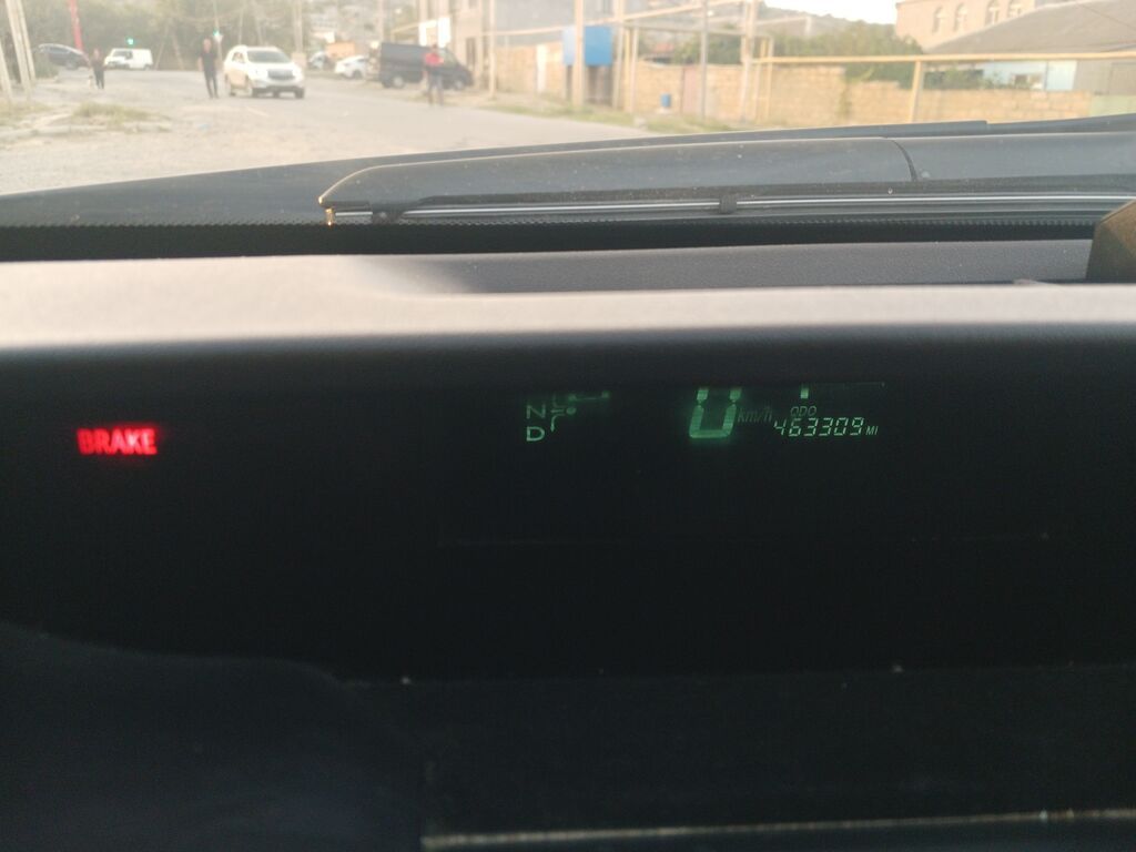 Toyota Prius (2-ci nəsil) hibrid hetçbek - Gümüşü rəng, aerodinamik 99-EY-958 — Avtomobillər, Bakı (7)