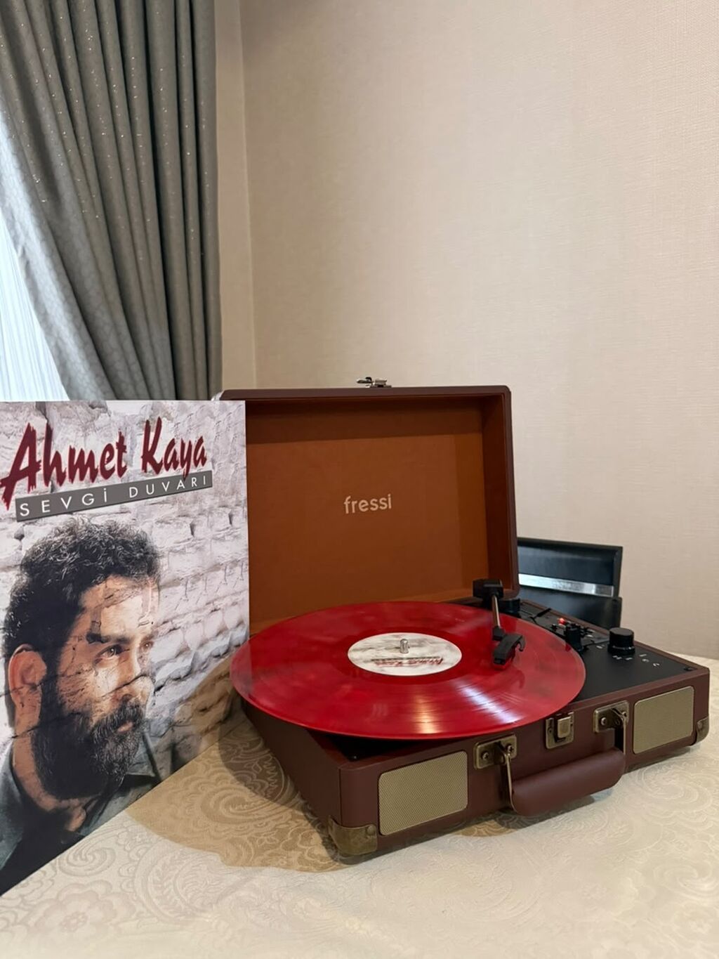 Məhsul: Fressi Retro Turntable – portativ pikap Xüsusiyyətlər — Vinil proqreslər və aksesuarlar, Bakı (3)