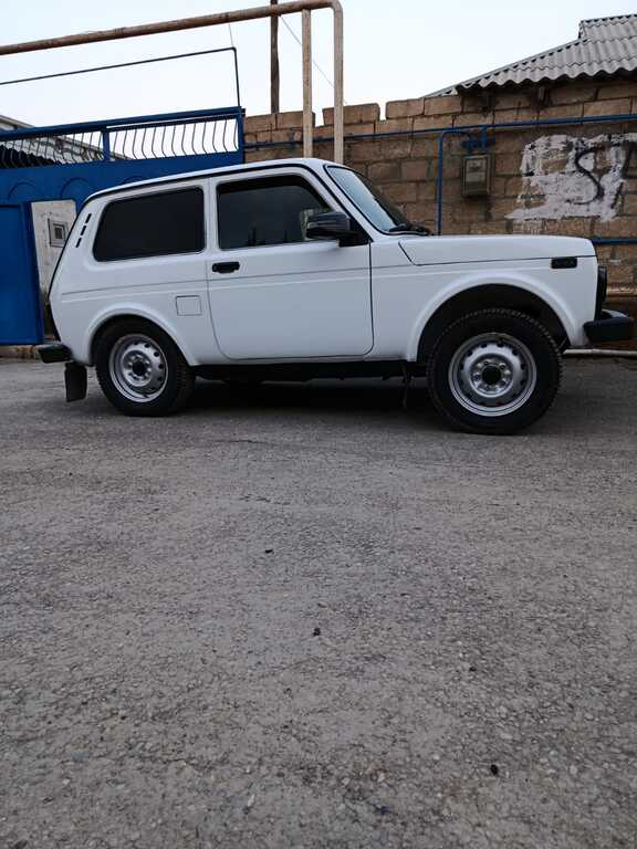 Lada (VAZ) Niva, 1.7 L, 2015 il, 137 000 km 77-RN-827 — Avtomobillər, Bakı (9)