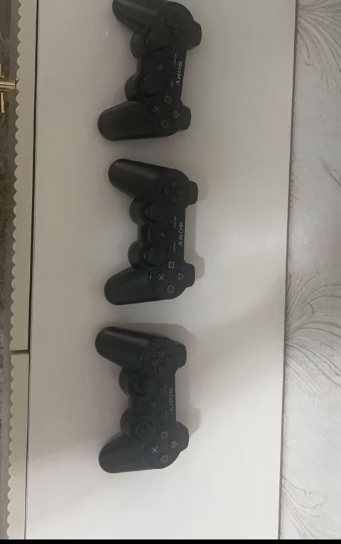 Ps3 pultu orijinal.Cızıgı qırığı yoxdur.pul lazımdır deye satılır.1 — Bakı