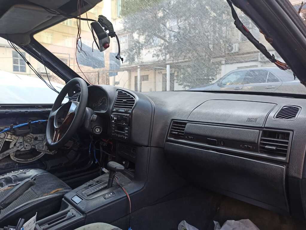BMW 318, 1.8 L, 1997 il, 245 000 km — Avtomobillər, Bakı (6)