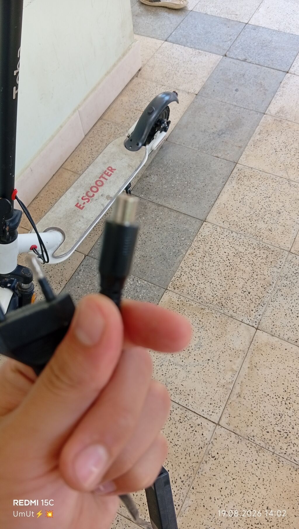 Elektrikli skuter – Toba E‑Scooter skuterin adaptoru xarabdır heyvan — Skuterlər, Digah (2)
