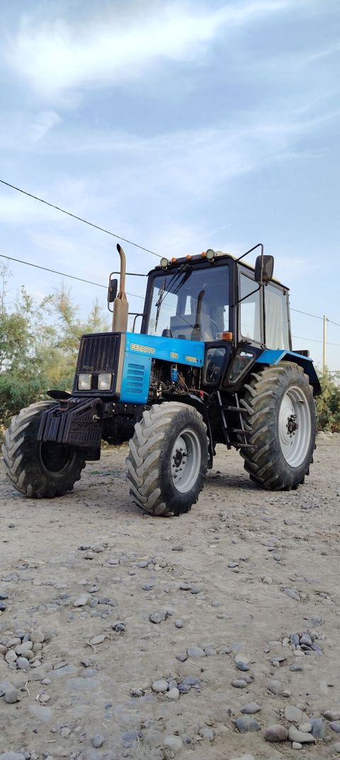 Traktor satılır — Sabirabad