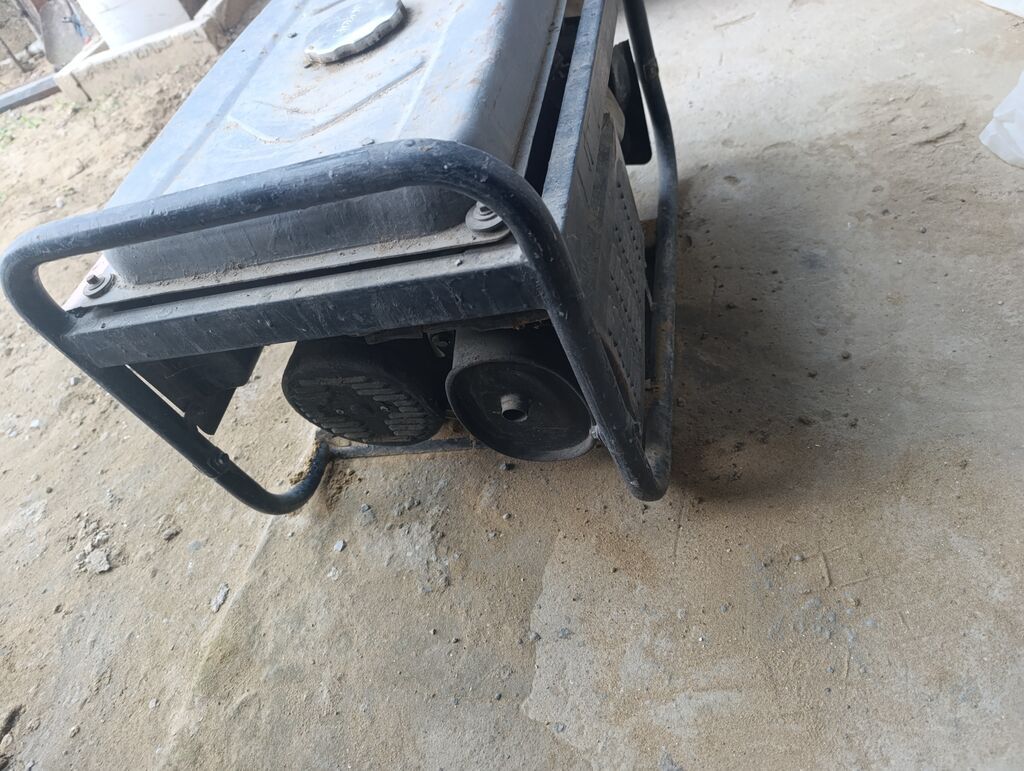 3 kw generator benzin 220 stabil verir işlətmədiyim üçün satıram — Digər, Digah (4)