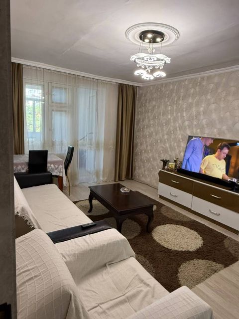 Satılır 2 otaqlı köhnə tikili 60 m² — Bakı