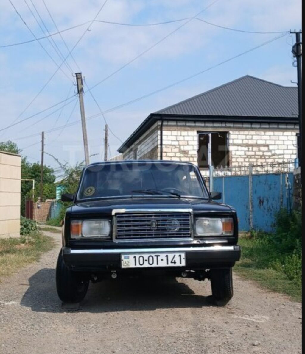 VAZ 2107, qara sedan. - Kuzov: klassik 4 qapılı sedan, qara rəng 10-OT-141 — Avtomobillər, Gəncə (6)