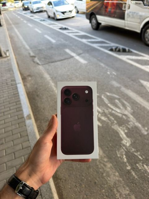Apple iPhone 18 Pro Burgundy 256GB/12GB — Bakı