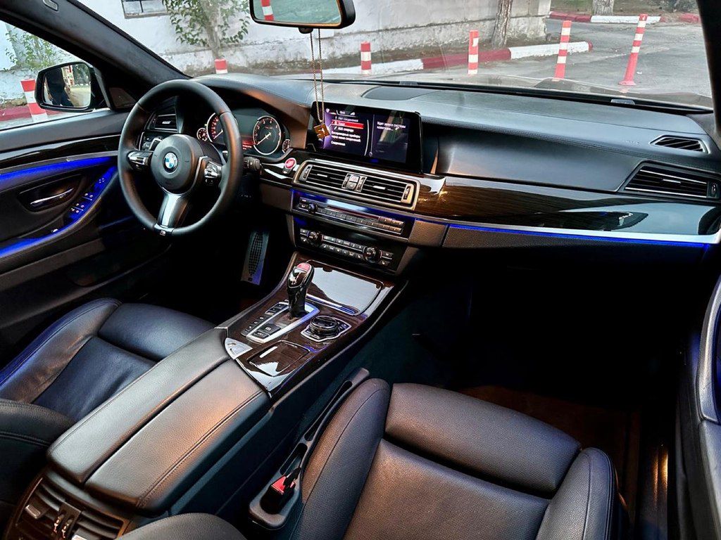 BMW 550, 4.4 L, 2014 il, 90 000 km — Avtomobillər, Bakı (10)