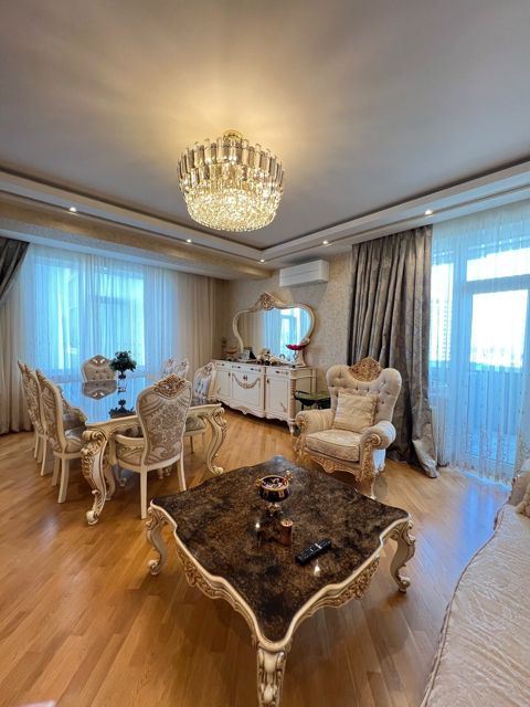 Satılır 5 otaqlı yeni tikili 225 m² — Bakı