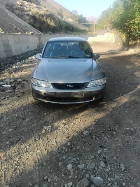 Opel Vectra, 1.8 L, 1996 il, 350 000 km — Yardımlı