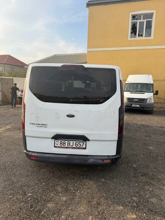 Ford Tourneo Custom, 2.2 L, 2013 il, 330 000 km 88-BJ-657 — Avtomobillər, Bakı (8)