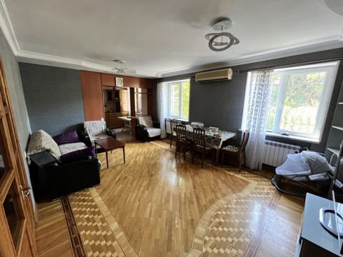 Satılır 5 otaqlı köhnə tikili 130 m² — Bakı