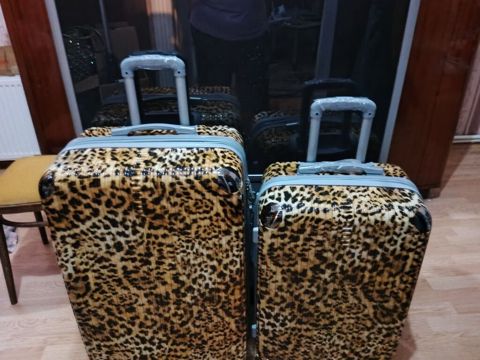 Leopard naxışlı çamadan dəsti. Dəstə 2 ədəd müxtəlif ölçülü səyahət — Bakı