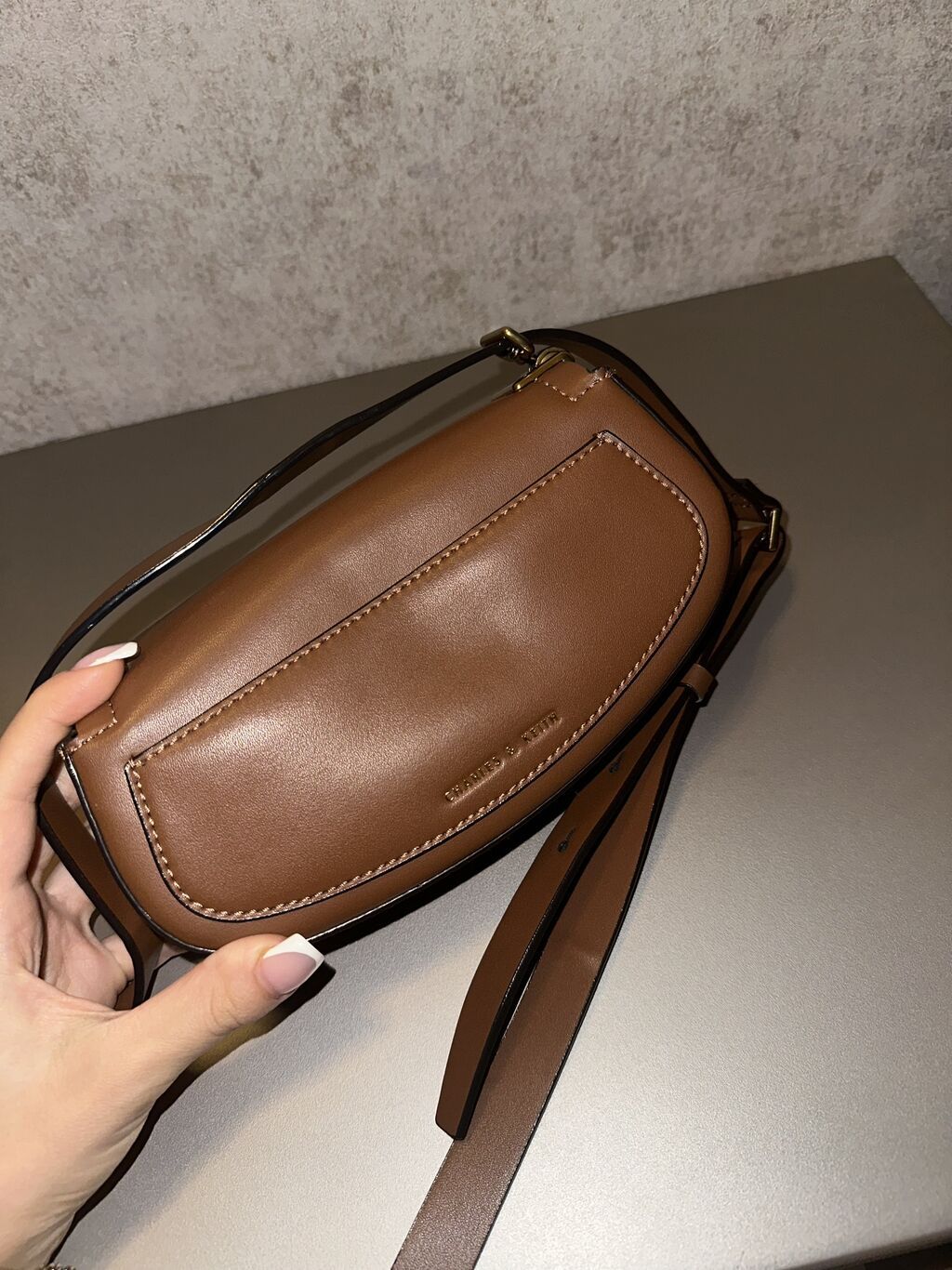 Çiyin çantası, Charles & Keith, Yeni — Çantalar, çamadanlar, cüzdanlar, Bakı (4)