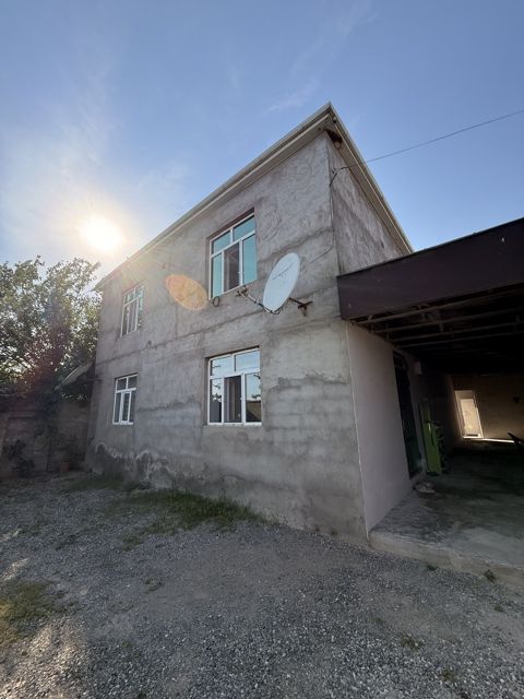 Satılır 4 otaqlı həyət evi/bağ evi 200 m² — Bakı