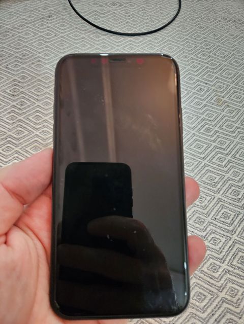 IPhone 11, Qara — Gəncə