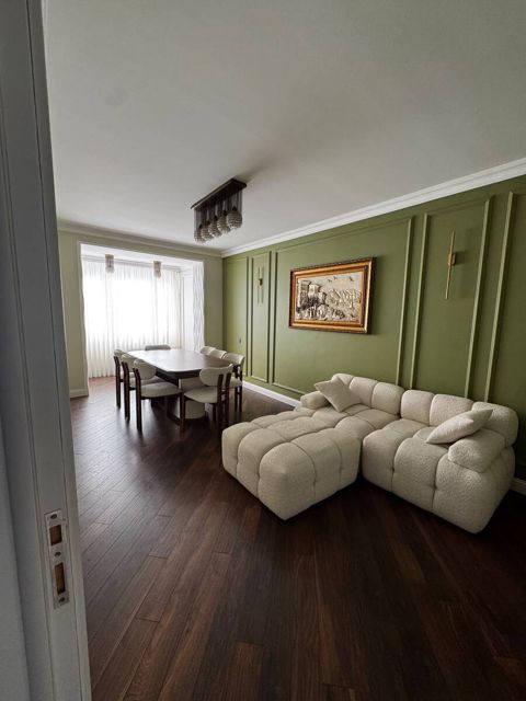 Satılır 4 otaqlı köhnə tikili 110 m² — Bakı