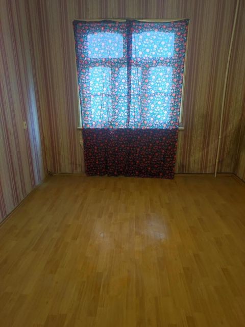 Satılır 4 otaqlı köhnə tikili 110 m² — Bakı