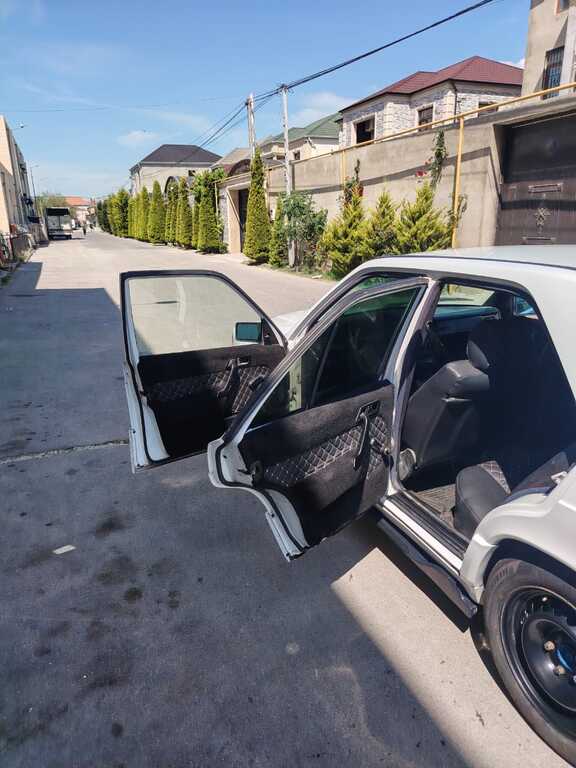 Mercedes 190, 2.0 L, 1984 il, 342 000 km — Avtomobillər, Bakı (4)