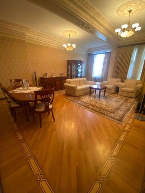 Satılır 4 otaqlı yeni tikili 170 m² — Bakı